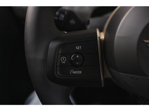 Mini 3-Deurs Cooper C Automaat / Favoured / Pakket L / 18" Night Flash Spoke 2-tone ActivLease financial lease