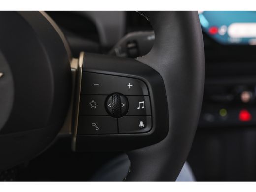 Mini 3-Deurs Cooper C Automaat / Favoured / Pakket L / 18" Night Flash Spoke 2-tone ActivLease financial lease