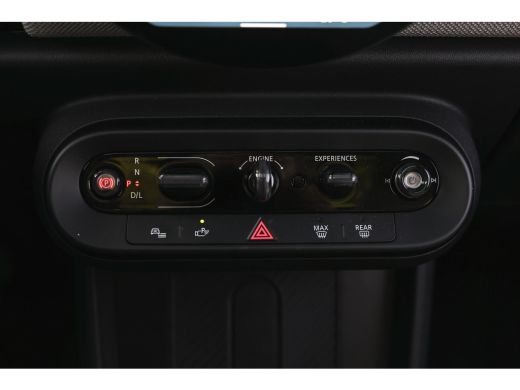 Mini 3-Deurs Cooper C Automaat / Favoured / Pakket L / 18" Night Flash Spoke 2-tone ActivLease financial lease