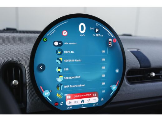 Mini 3-Deurs Cooper C Automaat / Favoured / Pakket L / 18" Night Flash Spoke 2-tone ActivLease financial lease