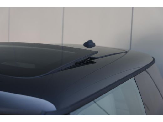 Mini 3-Deurs Cooper C Automaat / Favoured / Pakket L / 18" Night Flash Spoke 2-tone ActivLease financial lease
