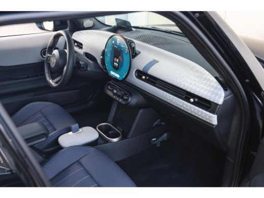 Mini 5-Deurs Cooper C Automaat / Favoured / Pakket L / 17" U-Spoke grey ActivLease financial lease