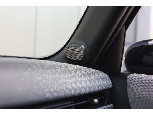 Mini 5-Deurs Cooper C Automaat / Favoured / Pakket L / 17" U-Spoke grey ActivLease financial lease