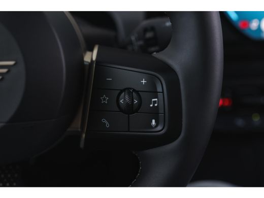 Mini 5-Deurs Cooper C Automaat / Favoured / Pakket L / 17" U-Spoke grey ActivLease financial lease