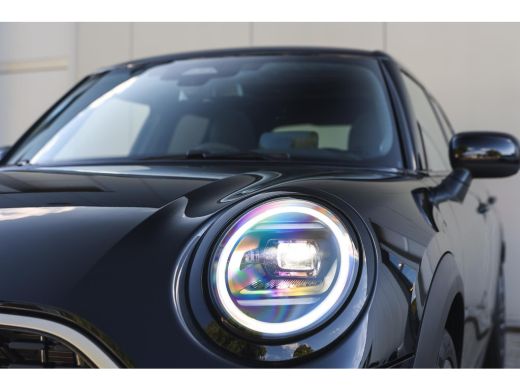Mini 5-Deurs Cooper C Automaat / Favoured / Pakket L / 17" U-Spoke grey ActivLease financial lease