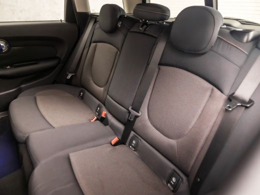 Mini Clubman 1.5 Cooper Chili Sport Automaat (CLIMATE, STOELVERWARMING, LED KOPLAMPEN, CRUISE, SPORTSTOELEN, G... ActivLease financial lease