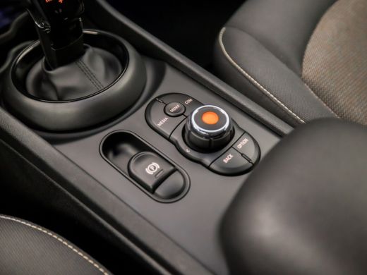 Mini Clubman 1.5 Cooper Chili Sport Automaat (CLIMATE, STOELVERWARMING, LED KOPLAMPEN, CRUISE, SPORTSTOELEN, G... ActivLease financial lease