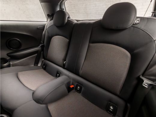 Mini Cooper 1.5 Cooper Chili Sport (NAVIGATIE, DEALER ONDERHOUDEN, CLIMATE, LED KOPLAMPEN, SPORTSTOELEN, CRUI... ActivLease financial lease