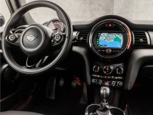 Mini Cooper 1.5 Cooper Chili Sport (NAVIGATIE, DEALER ONDERHOUDEN, CLIMATE, LED KOPLAMPEN, SPORTSTOELEN, CRUI... ActivLease financial lease