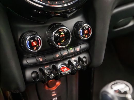 Mini Cooper 1.5 Cooper Chili Sport (NAVIGATIE, DEALER ONDERHOUDEN, CLIMATE, LED KOPLAMPEN, SPORTSTOELEN, CRUI... ActivLease financial lease