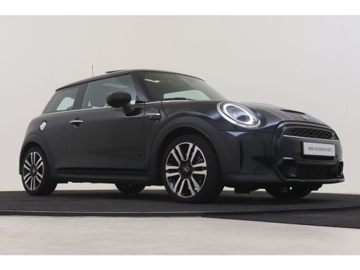 Mini Cooper S Cooper S Classic / Panoramadak / Sportstoelen / Comfort Access / Stuurverwarming / LED / Head-Up ... ActivLease financial lease