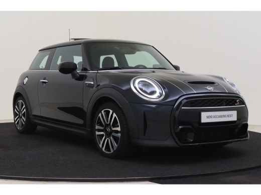 Mini Cooper S Cooper S Classic / Panoramadak / Sportstoelen / Comfort Access / Stuurverwarming / LED / Head-Up ... ActivLease financial lease