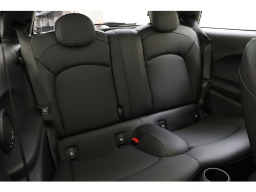 Mini Cooper S Cooper S Classic / Panoramadak / Sportstoelen / Comfort Access / Stuurverwarming / LED / Head-Up ... ActivLease financial lease