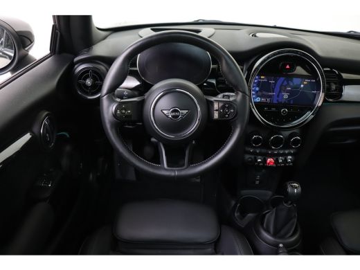 Mini Cooper S Cooper S Classic / Panoramadak / Sportstoelen / Comfort Access / Stuurverwarming / LED / Head-Up ... ActivLease financial lease