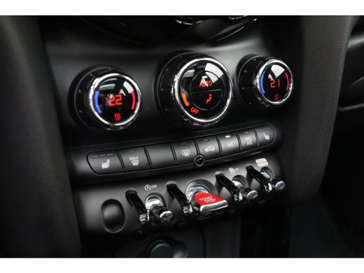 Mini Cooper S Cooper S Classic / Panoramadak / Sportstoelen / Comfort Access / Stuurverwarming / LED / Head-Up ... ActivLease financial lease