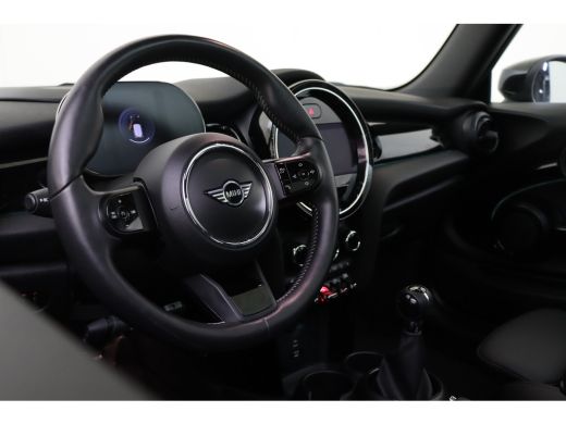 Mini Cooper S Cooper S Classic / Panoramadak / Sportstoelen / Comfort Access / Stuurverwarming / LED / Head-Up ... ActivLease financial lease