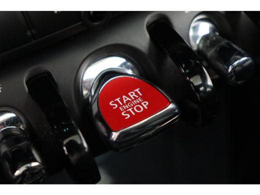 Mini Cooper S Cooper S Classic / Panoramadak / Sportstoelen / Comfort Access / Stuurverwarming / LED / Head-Up ... ActivLease financial lease