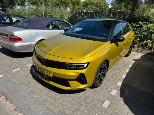 Opel Astra 1.2 Ultimate 130pk Automaat | Schuif-/Kanteldak | Elektr. Stoelen | Stuur/Stoelverwarming | 360 C... Opel Astra 1.2 Ultimate 130pk Automaat | Schuif-/Kanteldak | Elektr. Stoelen | Stuur/Stoelverwarming | 360 C...
