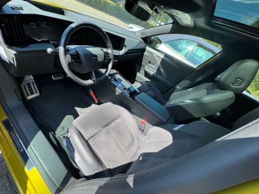 Opel Astra 1.2 Ultimate 130pk Automaat | Schuif-/Kanteldak | Elektr. Stoelen | Stuur/Stoelverwarming | 360 C... ActivLease financial lease