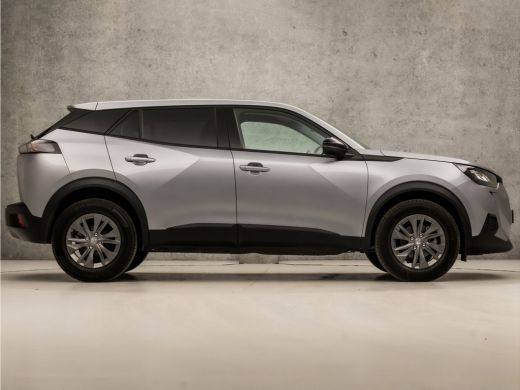 Peugeot 2008 1.2 PureTech Allure Sport Automaat (APPLE CARPLAY, GROOT NAVI, LANE ASSIST, GETINT GLAS, SPORTSTO... ActivLease financial lease