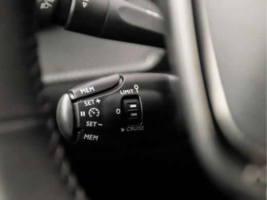 Peugeot 208 1.2 PureTech Active GT Sport (APPLE CARPLAY, GROOT NAVI, LM VELGEN, LANE ASSIST, SPORTSTOELEN, PA... ActivLease financial lease