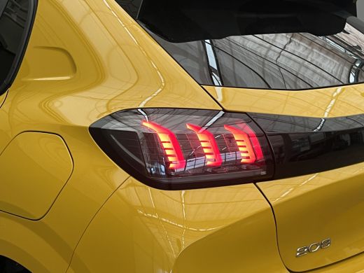 Peugeot 208 1.2 PureTech Allure | Apple Carplay/Android Auto|telefoonintegratie premium | Bluetooth telefoonv... ActivLease financial lease