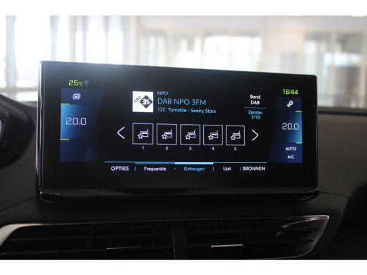 Peugeot 3008 1.6 HYbrid 225-PK EAT8 Allure Pack Business PARKEERCAMERA | KEYLESS ENTRY | STOELVERWARMING | TRE... ActivLease financial lease
