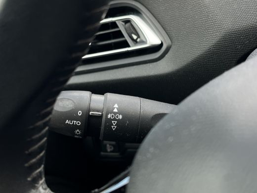 Peugeot 308 SW 1.2 PureTech Blue Lease Allure Trekhaak | Keyless | Full map navigatie | Parkeersensoren voor ... ActivLease financial lease