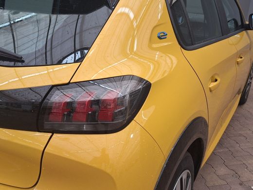 Peugeot e-208 EV Active 50 kWh | Airco (automatisch) | Apple Carplay/Android Auto|telefoonintegratie premium | ... ActivLease financial lease