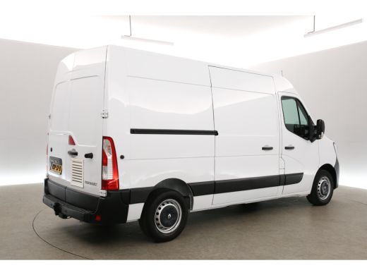 Renault Master T35 2.3 dCi L2H2 | Airco | Cruise | Traanplaat | 3 Persoons | Parkeersensoren | Trekhaak ActivLease financial lease