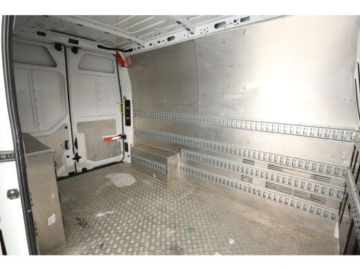 Renault Master T35 2.3 dCi L2H2 | Airco | Cruise | Traanplaat | 3 Persoons | Parkeersensoren | Trekhaak ActivLease financial lease