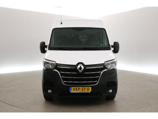 Renault Master T35 2.3 dCi L2H2 | Airco | Cruise | Traanplaat | 3 Persoons | Parkeersensoren | Trekhaak ActivLease financial lease