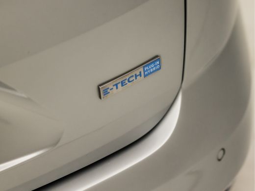 Renault Megane E-Tech 1.6 E-Tech Plug-In Hybrid Sport 160Pk Automaat (VIRTUAL COCKPIT, APPLE CARPLAY, GROOT NAVI, LED K... ActivLease financial lease