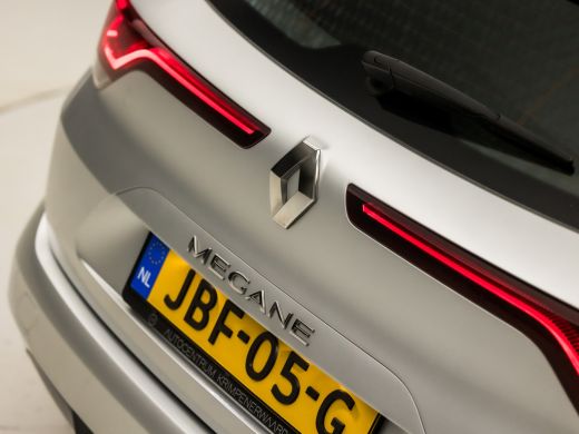 Renault Megane E-Tech 1.6 E-Tech Plug-In Hybrid Sport 160Pk Automaat (VIRTUAL COCKPIT, APPLE CARPLAY, GROOT NAVI, LED K... ActivLease financial lease