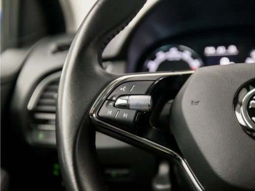 Skoda Fabia Combi 1.0 TSI Ambition Sport (APPLE CARPLAY, NAVIGATIE, PARKEERSENSOREN, SPORTSTOELEN, CRUISE, GE... ActivLease financial lease