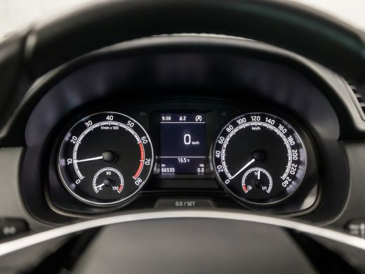 Skoda Fabia Combi 1.0 TSI Ambition Sport (APPLE CARPLAY, NAVIGATIE, PARKEERSENSOREN, SPORTSTOELEN, CRUISE, GE... ActivLease financial lease