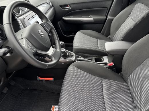 Suzuki Vitara 1.4 Boosterjet Select Smart Hybrid Trekhaak | Apple CarPlay & Android Auto | Achteruitrijcamera |... ActivLease financial lease