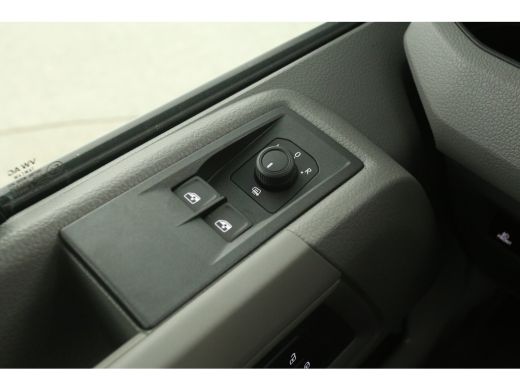 Volkswagen Crafter 2.0 TDI DSG HERO EDITION L3H3 | 140PK | FACELIFT MODEL | BPM VRIJ | 3000KG | TREKHAAK | VIRTUAL |... ActivLease financial lease