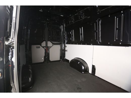 Volkswagen Crafter 2.0 TDI DSG HERO EDITION L3H3 | 140PK | FACELIFT MODEL | BPM VRIJ | 3000KG | TREKHAAK | VIRTUAL |... ActivLease financial lease