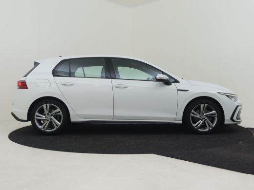 Volkswagen Golf 1.5 eTSI R-Line Business 150 pk | Apple Carplay Android Auto | Achteruitrijcamera | Stoel Stuur V... ActivLease financial lease