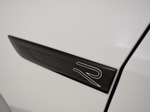 Volkswagen Golf 1.5 eTSI R-Line Business 150 pk | Apple Carplay Android Auto | Achteruitrijcamera | Stoel Stuur V... ActivLease financial lease