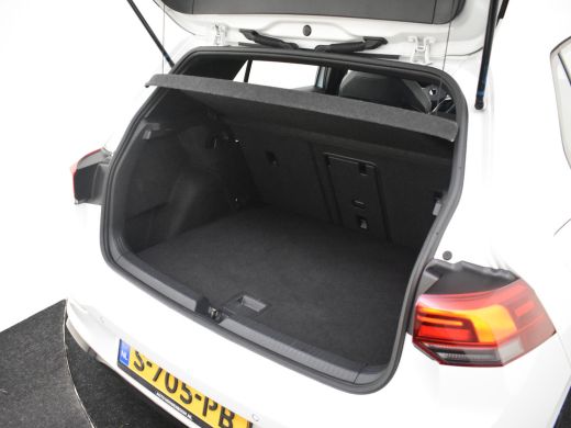 Volkswagen Golf 1.5 eTSI R-Line Business 150 pk | Apple Carplay Android Auto | Achteruitrijcamera | Stoel Stuur V... ActivLease financial lease
