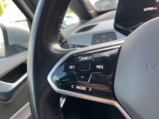 Volkswagen ID.3 First Plus 58 kWh Stoel+Stuurverwarming | Matrix LED | Keyless | Camera | PDC voor en achter ActivLease financial lease