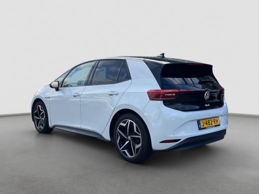 Volkswagen ID.3 First Plus 58 kWh Stoel+Stuurverwarming | Matrix LED | Keyless | Camera | PDC voor en achter ActivLease financial lease