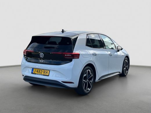 Volkswagen ID.3 First Plus 58 kWh Stoel+Stuurverwarming | Matrix LED | Keyless | Camera | PDC voor en achter ActivLease financial lease