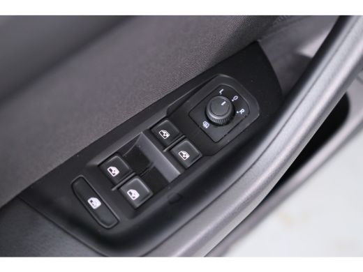 Volkswagen Passat Variant 1.5 TSI Business | Virtual | Navi | Ergo Comfort | DAB | Keyless | 3-Zone Clima | Cruise ... ActivLease financial lease