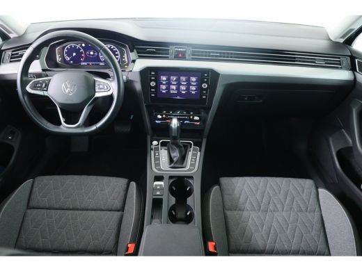 Volkswagen Passat Variant 1.5 TSI Business | Virtual | Navi | Ergo Comfort | DAB | Keyless | 3-Zone Clima | Cruise ... ActivLease financial lease