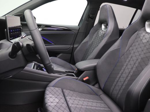 Volkswagen Tiguan 1.5 eHybrid R-Line Edition 272PK DSG Panoramadak, Harman & Kardon, LED-Matrix, Winterpakket Plus,... ActivLease financial lease