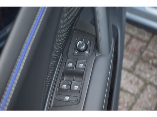 Volkswagen Tiguan R-Line Edition - eHybrid Inclusief €4000,- inruilvoordeel | TREKHAAK | ADAPT.CRUISE | NAVIGATIE |... ActivLease financial lease