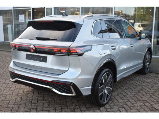 Volkswagen Tiguan R-Line Edition - eHybrid Inclusief €4000,- inruilvoordeel | TREKHAAK | ADAPT.CRUISE | NAVIGATIE |... ActivLease financial lease